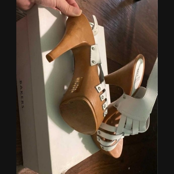 Brand New Bakers Sandals Venice Heels White Size 7 - Picture 6 of 7